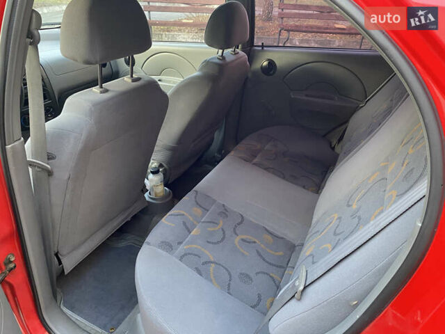 Красный Шевроле Авео, объемом двигателя 1.5 л и пробегом 223 тыс. км за 3200 $, фото 7 на Automoto.ua