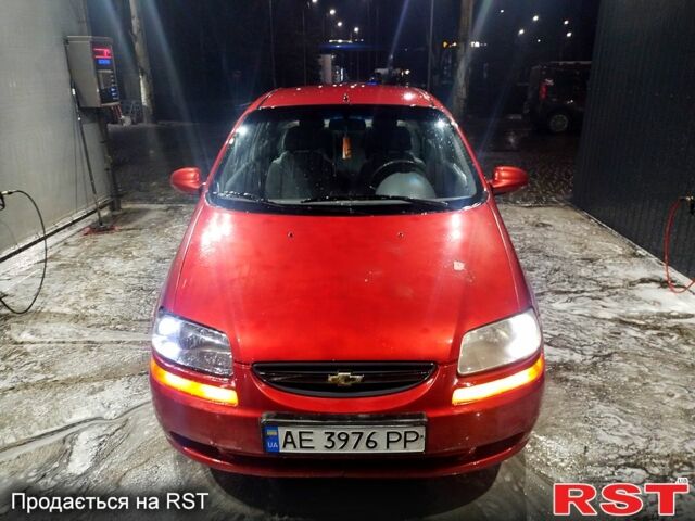 Красный Шевроле Авео, объемом двигателя 1.5 л и пробегом 211 тыс. км за 2300 $, фото 6 на Automoto.ua