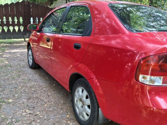 Червоний Шевроле Авео, об'ємом двигуна 1.5 л та пробігом 185 тис. км за 2400 $, фото 4 на Automoto.ua