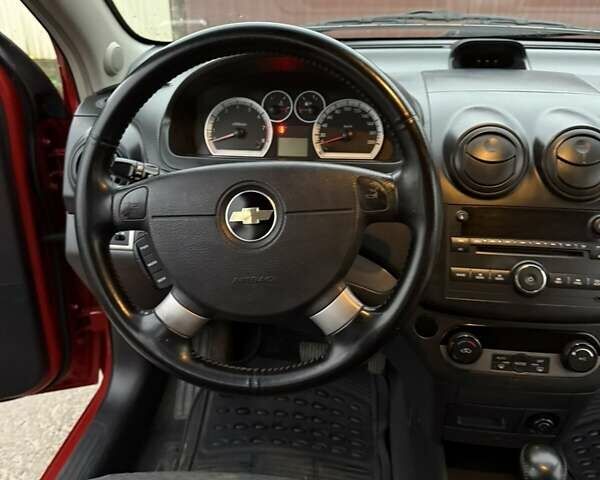 Красный Шевроле Авео, объемом двигателя 1.4 л и пробегом 169 тыс. км за 4200 $, фото 20 на Automoto.ua