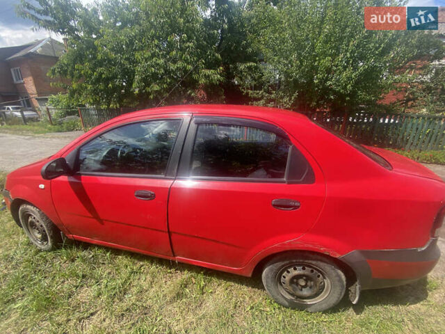 Красный Шевроле Авео, объемом двигателя 1.5 л и пробегом 255 тыс. км за 1800 $, фото 3 на Automoto.ua