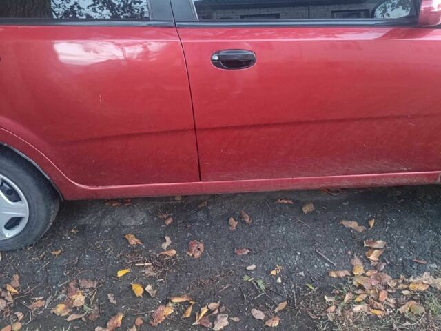 Красный Шевроле Авео, объемом двигателя 1.5 л и пробегом 290 тыс. км за 2400 $, фото 10 на Automoto.ua