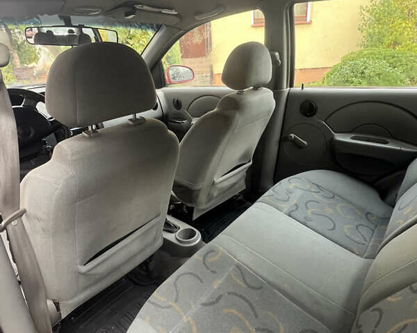 Червоний Шевроле Авео, об'ємом двигуна 0 л та пробігом 230 тис. км за 2300 $, фото 5 на Automoto.ua