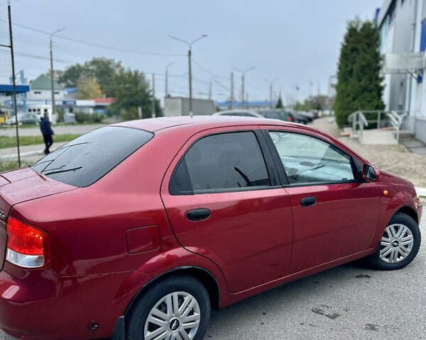 Красный Шевроле Авео, объемом двигателя 1.5 л и пробегом 268 тыс. км за 3500 $, фото 3 на Automoto.ua