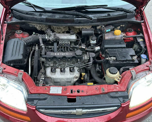 Красный Шевроле Авео, объемом двигателя 1.5 л и пробегом 268 тыс. км за 3500 $, фото 20 на Automoto.ua