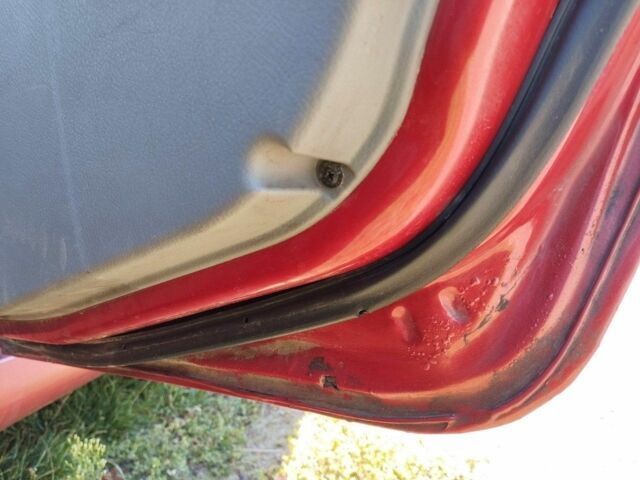 Красный Шевроле Авео, объемом двигателя 1.5 л и пробегом 350 тыс. км за 1800 $, фото 12 на Automoto.ua