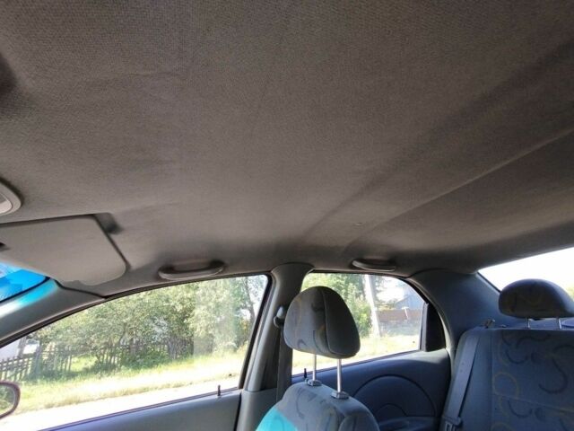 Красный Шевроле Авео, объемом двигателя 1.5 л и пробегом 350 тыс. км за 1800 $, фото 3 на Automoto.ua