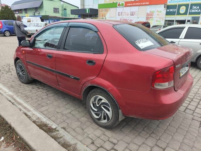 Красный Шевроле Авео, объемом двигателя 1.5 л и пробегом 300 тыс. км за 1700 $, фото 5 на Automoto.ua