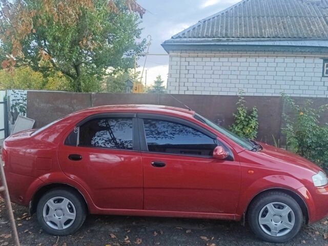 Красный Шевроле Авео, объемом двигателя 1.5 л и пробегом 290 тыс. км за 2400 $, фото 3 на Automoto.ua