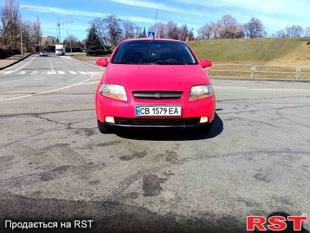 Красный Шевроле Авео, объемом двигателя 1.5 л и пробегом 190 тыс. км за 3100 $, фото 5 на Automoto.ua