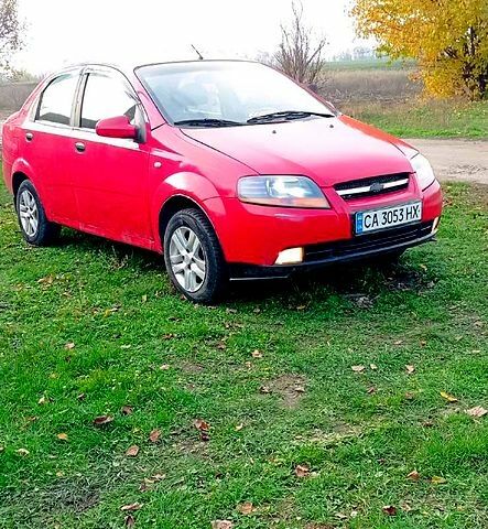 Красный Шевроле Авео, объемом двигателя 1.5 л и пробегом 250 тыс. км за 2200 $, фото 8 на Automoto.ua