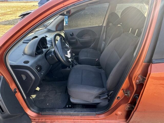 Червоний Шевроле Авео, об'ємом двигуна 1.5 л та пробігом 179 тис. км за 1100 $, фото 13 на Automoto.ua
