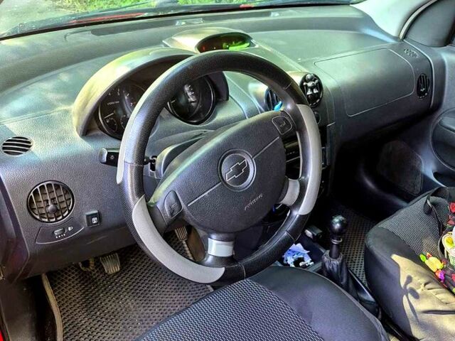 Червоний Шевроле Авео, об'ємом двигуна 1.5 л та пробігом 0 тис. км за 2500 $, фото 1 на Automoto.ua