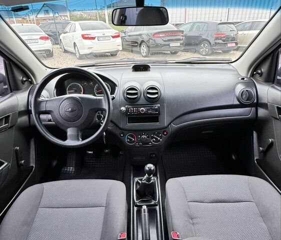 Красный Шевроле Авео, объемом двигателя 1.5 л и пробегом 27 тыс. км за 6100 $, фото 15 на Automoto.ua