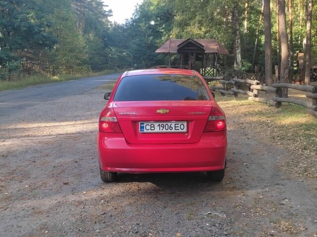 Красный Шевроле Авео, объемом двигателя 1.5 л и пробегом 241 тыс. км за 3300 $, фото 3 на Automoto.ua