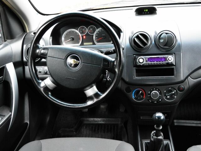 Красный Шевроле Авео, объемом двигателя 1.5 л и пробегом 87 тыс. км за 4800 $, фото 16 на Automoto.ua