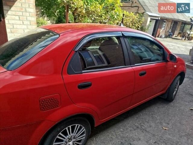 Красный Шевроле Авео, объемом двигателя 1.5 л и пробегом 226 тыс. км за 3500 $, фото 7 на Automoto.ua