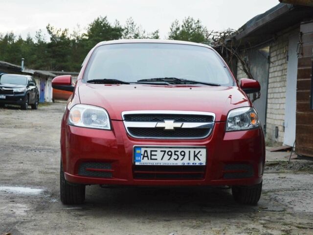 Красный Шевроле Авео, объемом двигателя 1.5 л и пробегом 87 тыс. км за 4800 $, фото 2 на Automoto.ua