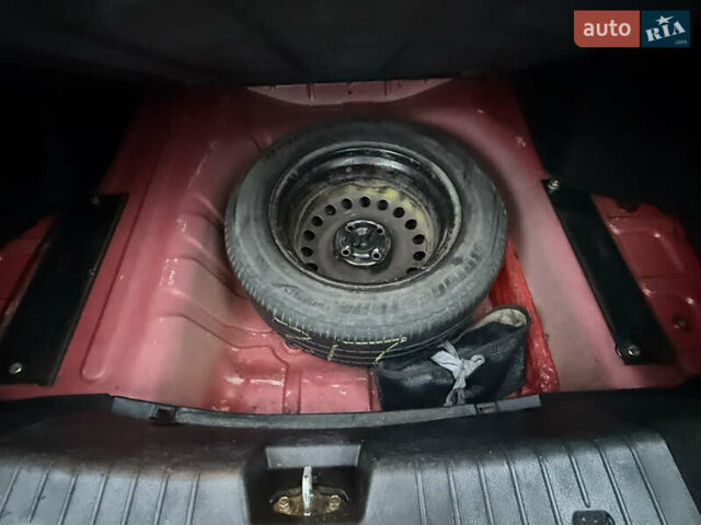 Красный Шевроле Авео, объемом двигателя 1.4 л и пробегом 180 тыс. км за 3300 $, фото 14 на Automoto.ua