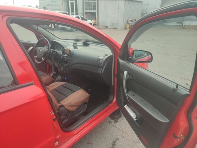 Червоний Шевроле Авео, об'ємом двигуна 1.5 л та пробігом 185 тис. км за 2800 $, фото 8 на Automoto.ua