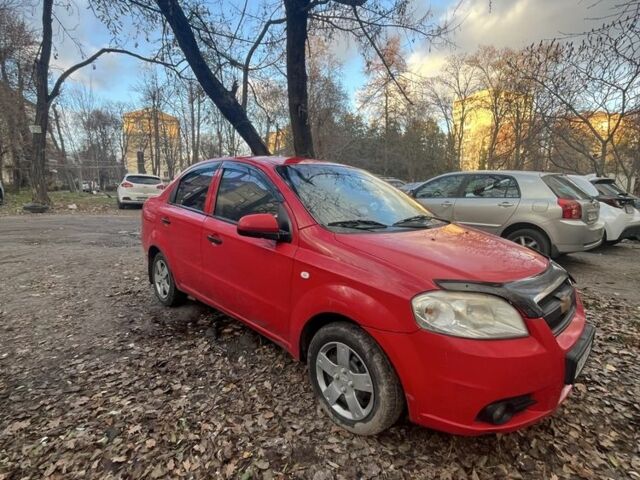 Красный Шевроле Авео, объемом двигателя 1.5 л и пробегом 184 тыс. км за 3000 $, фото 3 на Automoto.ua