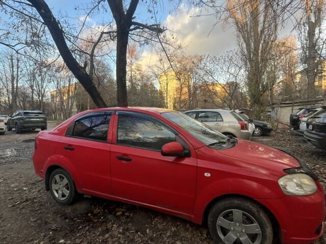 Красный Шевроле Авео, объемом двигателя 1.5 л и пробегом 184 тыс. км за 3000 $, фото 4 на Automoto.ua