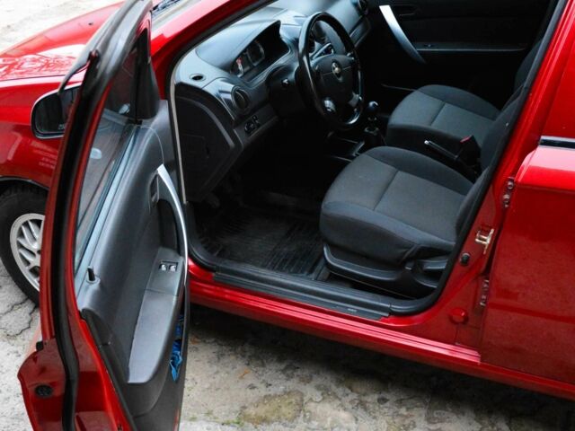 Красный Шевроле Авео, объемом двигателя 1.5 л и пробегом 87 тыс. км за 4800 $, фото 10 на Automoto.ua