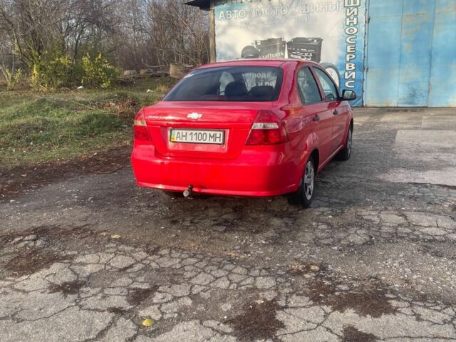 Красный Шевроле Авео, объемом двигателя 1.5 л и пробегом 220 тыс. км за 3500 $, фото 5 на Automoto.ua