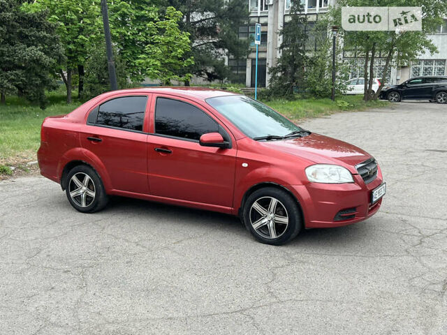 Червоний Шевроле Авео, об'ємом двигуна 1.5 л та пробігом 300 тис. км за 3300 $, фото 1 на Automoto.ua