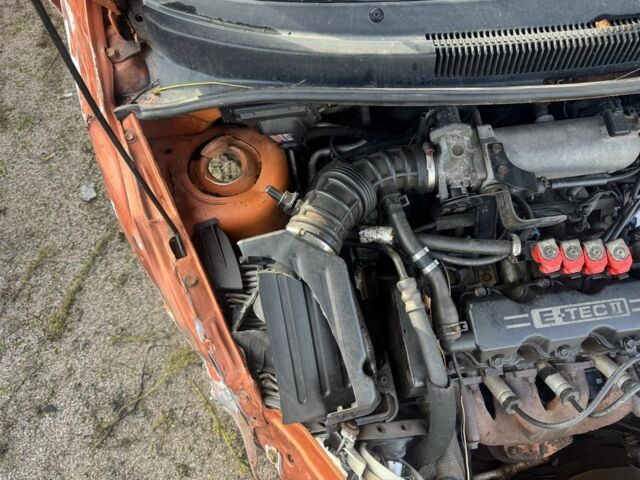 Червоний Шевроле Авео, об'ємом двигуна 1.5 л та пробігом 179 тис. км за 1100 $, фото 10 на Automoto.ua