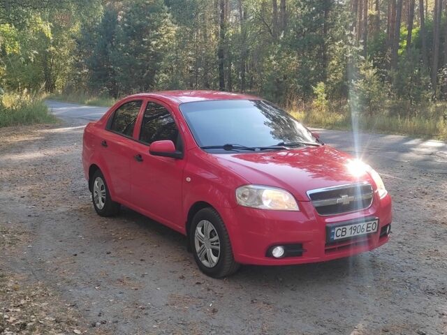 Красный Шевроле Авео, объемом двигателя 1.5 л и пробегом 241 тыс. км за 3300 $, фото 1 на Automoto.ua