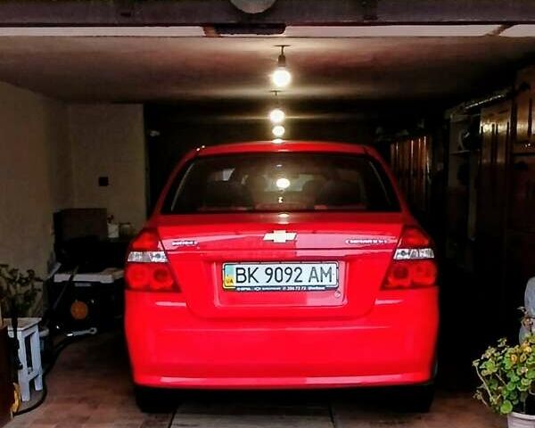 Красный Шевроле Авео, объемом двигателя 1.5 л и пробегом 113 тыс. км за 3900 $, фото 6 на Automoto.ua