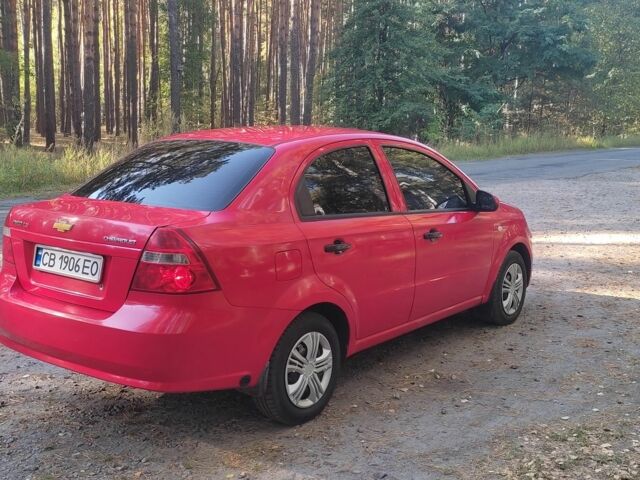 Красный Шевроле Авео, объемом двигателя 1.5 л и пробегом 241 тыс. км за 3300 $, фото 2 на Automoto.ua