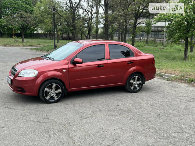 Червоний Шевроле Авео, об'ємом двигуна 1.5 л та пробігом 300 тис. км за 3300 $, фото 6 на Automoto.ua