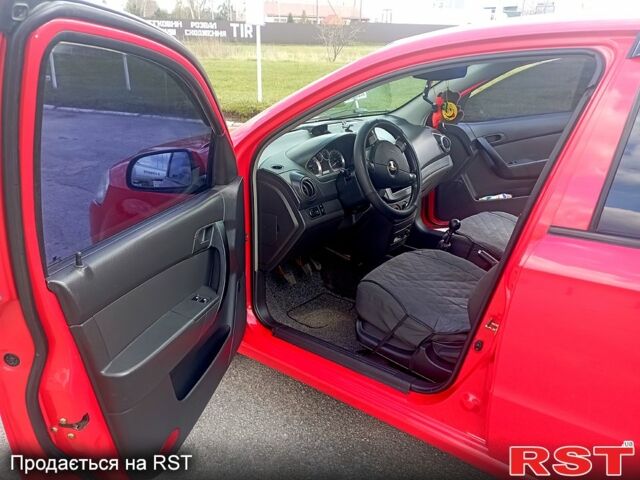 Красный Шевроле Авео, объемом двигателя 1.5 л и пробегом 109 тыс. км за 4600 $, фото 6 на Automoto.ua