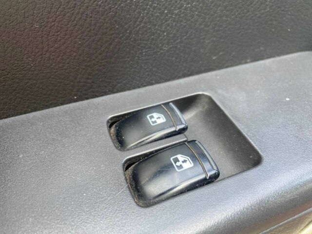 Красный Шевроле Авео, объемом двигателя 1.5 л и пробегом 260 тыс. км за 2600 $, фото 6 на Automoto.ua