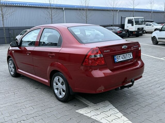 Красный Шевроле Авео, объемом двигателя 1.4 л и пробегом 180 тыс. км за 3300 $, фото 2 на Automoto.ua