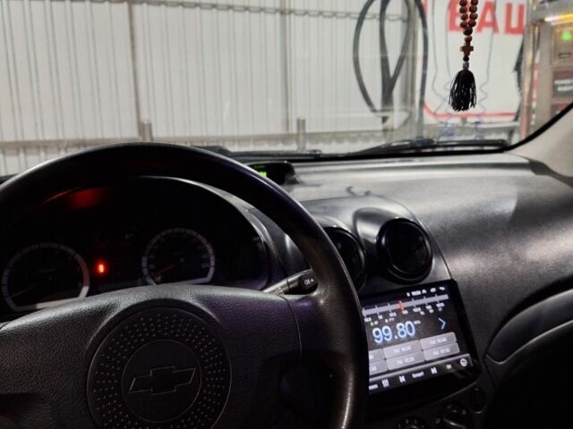 Червоний Шевроле Авео, об'ємом двигуна 1.5 л та пробігом 265 тис. км за 3800 $, фото 5 на Automoto.ua