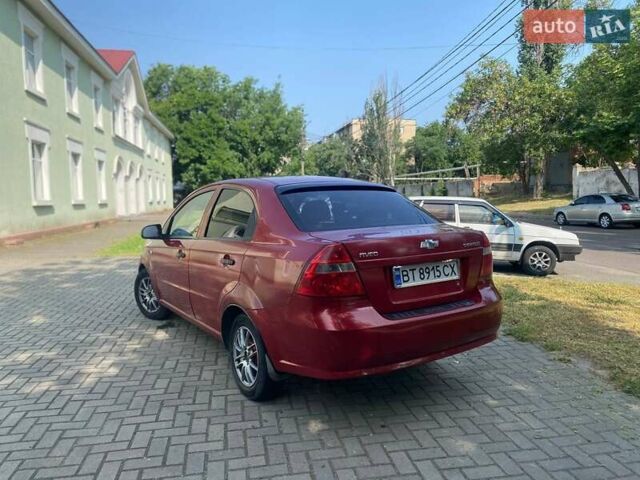 Красный Шевроле Авео, объемом двигателя 1.5 л и пробегом 260 тыс. км за 2600 $, фото 3 на Automoto.ua