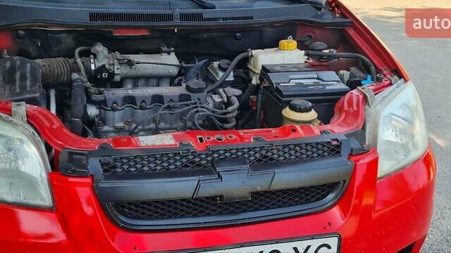 Красный Шевроле Авео, объемом двигателя 1.5 л и пробегом 178 тыс. км за 2699 $, фото 3 на Automoto.ua