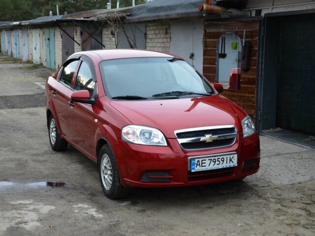 Красный Шевроле Авео, объемом двигателя 1.5 л и пробегом 87 тыс. км за 4800 $, фото 1 на Automoto.ua