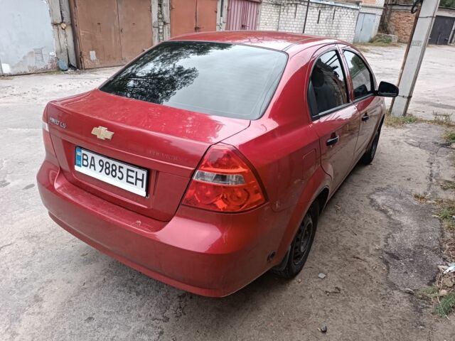 Красный Шевроле Авео, объемом двигателя 1.5 л и пробегом 212 тыс. км за 3600 $, фото 2 на Automoto.ua