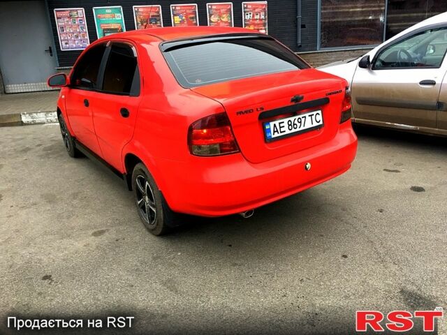 Красный Шевроле Авео, объемом двигателя 1.5 л и пробегом 280 тыс. км за 2800 $, фото 3 на Automoto.ua