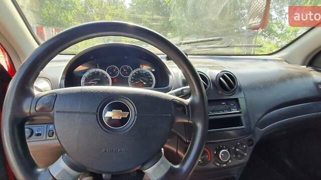 Красный Шевроле Авео, объемом двигателя 1.5 л и пробегом 178 тыс. км за 2699 $, фото 12 на Automoto.ua
