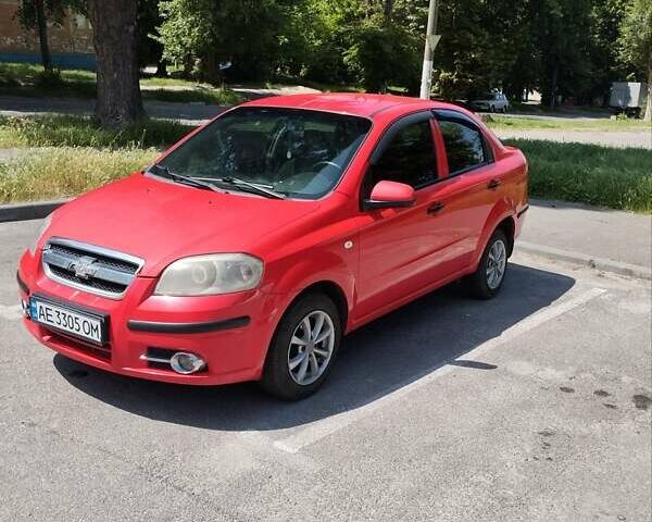 Красный Шевроле Авео, объемом двигателя 1.5 л и пробегом 201 тыс. км за 4000 $, фото 5 на Automoto.ua