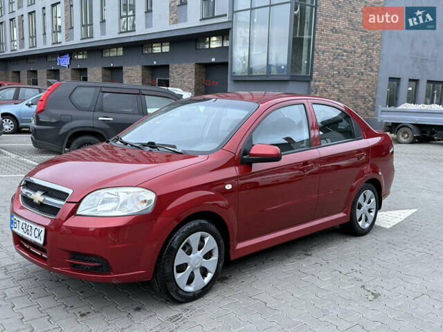 Красный Шевроле Авео, объемом двигателя 1.4 л и пробегом 180 тыс. км за 3300 $, фото 2 на Automoto.ua