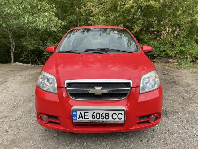 Красный Шевроле Авео, объемом двигателя 1.5 л и пробегом 173 тыс. км за 3300 $, фото 1 на Automoto.ua