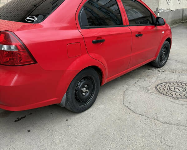 Червоний Шевроле Авео, об'ємом двигуна 1.5 л та пробігом 180 тис. км за 3600 $, фото 2 на Automoto.ua