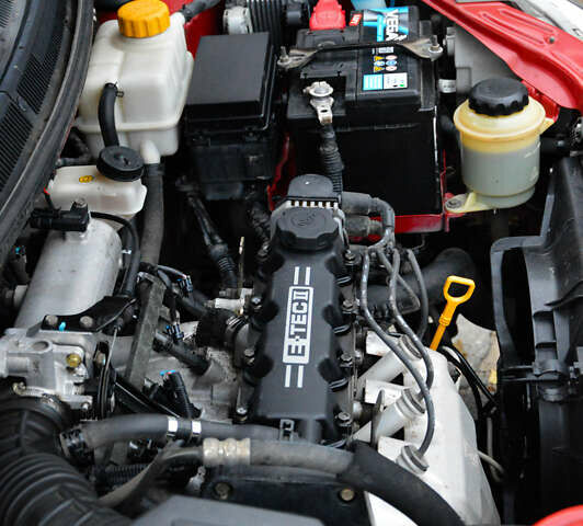 Красный Шевроле Авео, объемом двигателя 1.5 л и пробегом 87 тыс. км за 4800 $, фото 21 на Automoto.ua