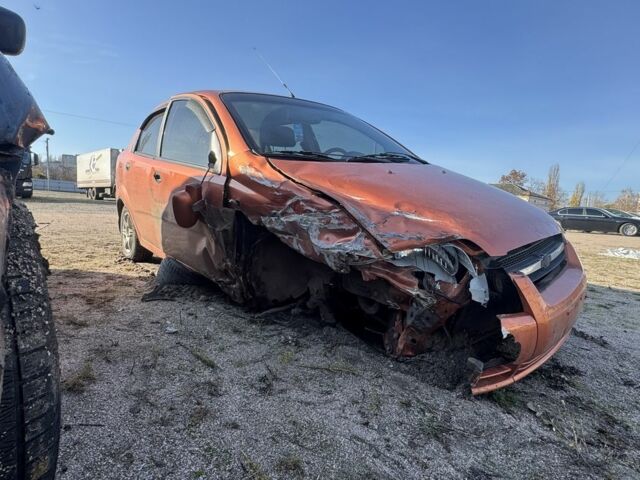 Червоний Шевроле Авео, об'ємом двигуна 1.5 л та пробігом 179 тис. км за 1100 $, фото 5 на Automoto.ua